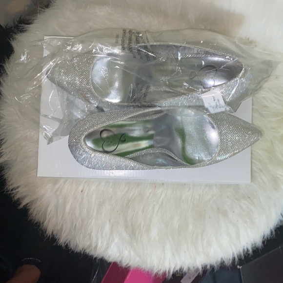 Shoes - Picture 2 of 4